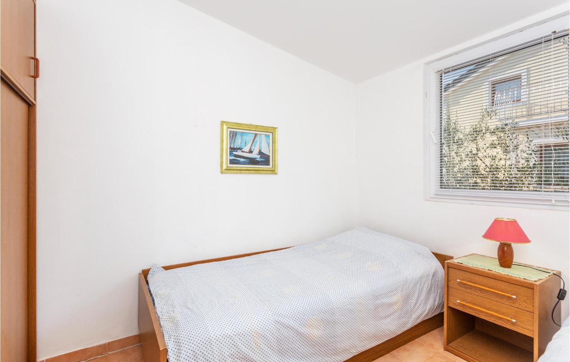 1 Bedroom Beautiful Apartment In Linardići 外观 照片
